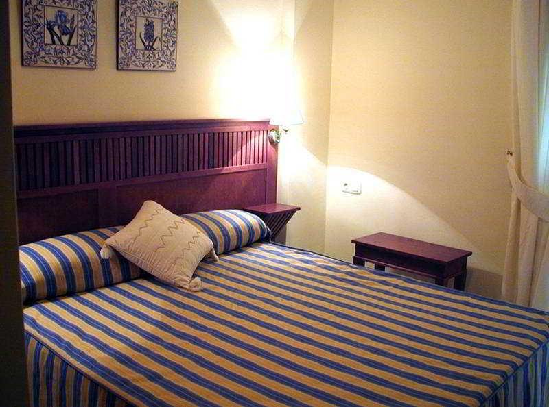 Apartamentos Turisticos Anoreta Rincón de la Victoria Εξωτερικό φωτογραφία