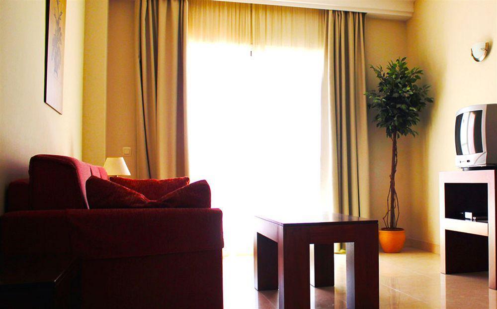 Apartamentos Turisticos Anoreta Rincón de la Victoria Εξωτερικό φωτογραφία